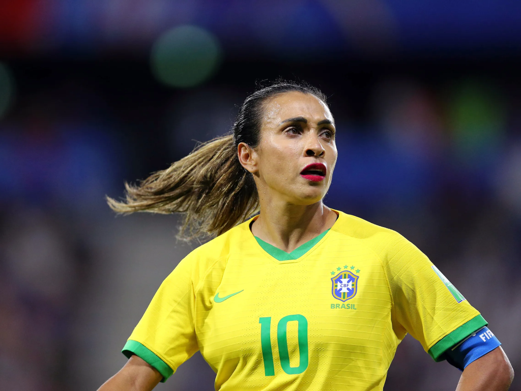 Marta anuncia aposentadoria após Copa Feminina
